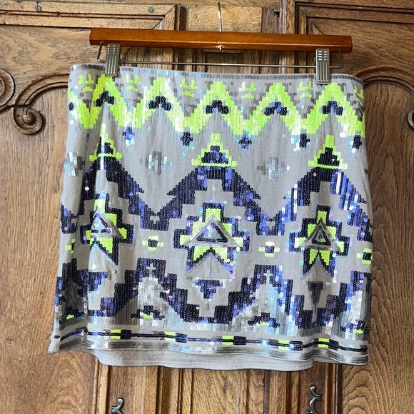 Express Skirt Gray Green Sequins Mini Skirt Bling Aztec Stretch - Picture 1 of 10